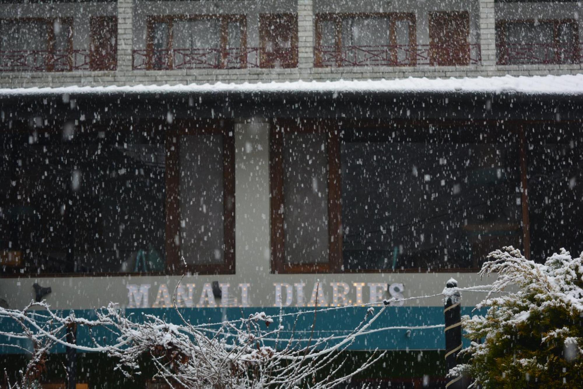 The Neelgiris Hotell Manāli Exteriör bild