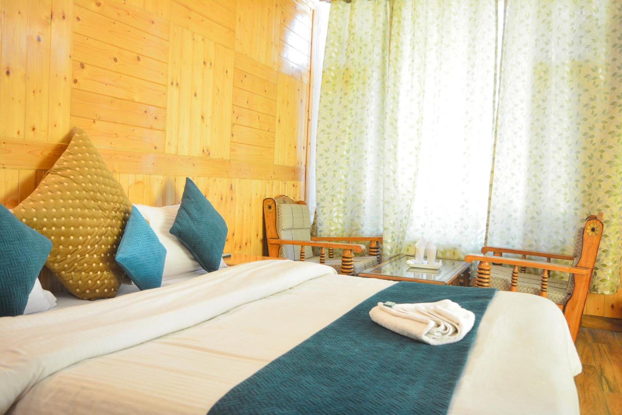 The Neelgiris Hotell Manāli Exteriör bild