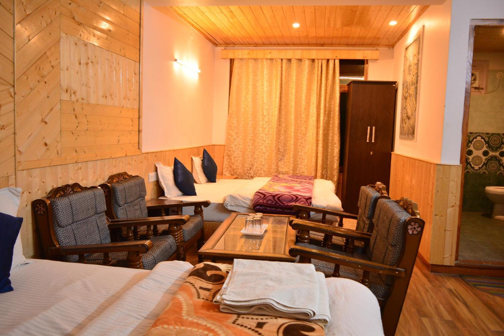 The Neelgiris Hotell Manāli Exteriör bild