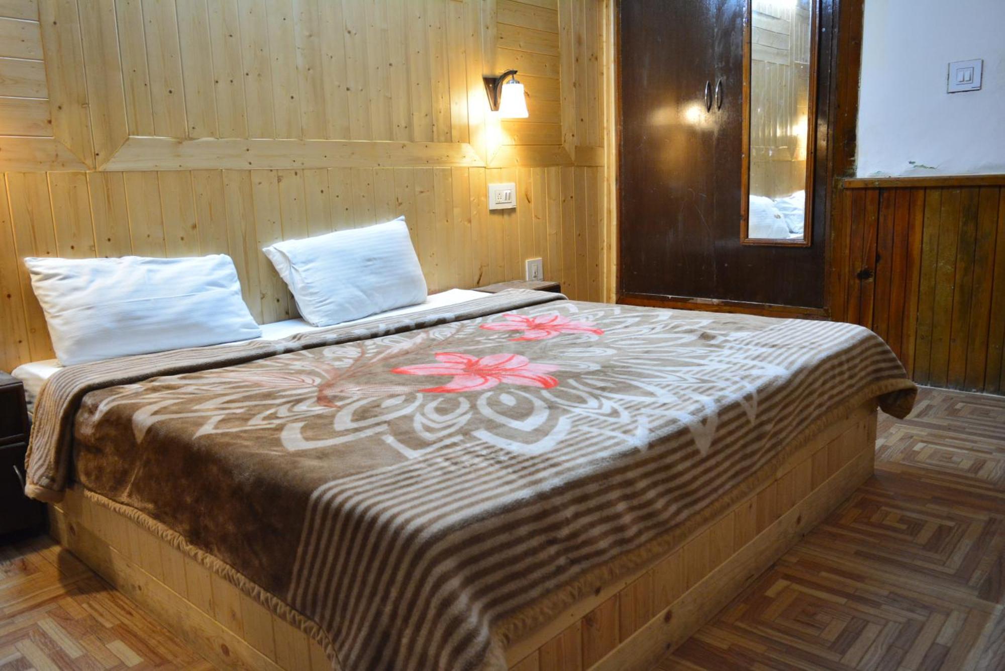 The Neelgiris Hotell Manāli Exteriör bild