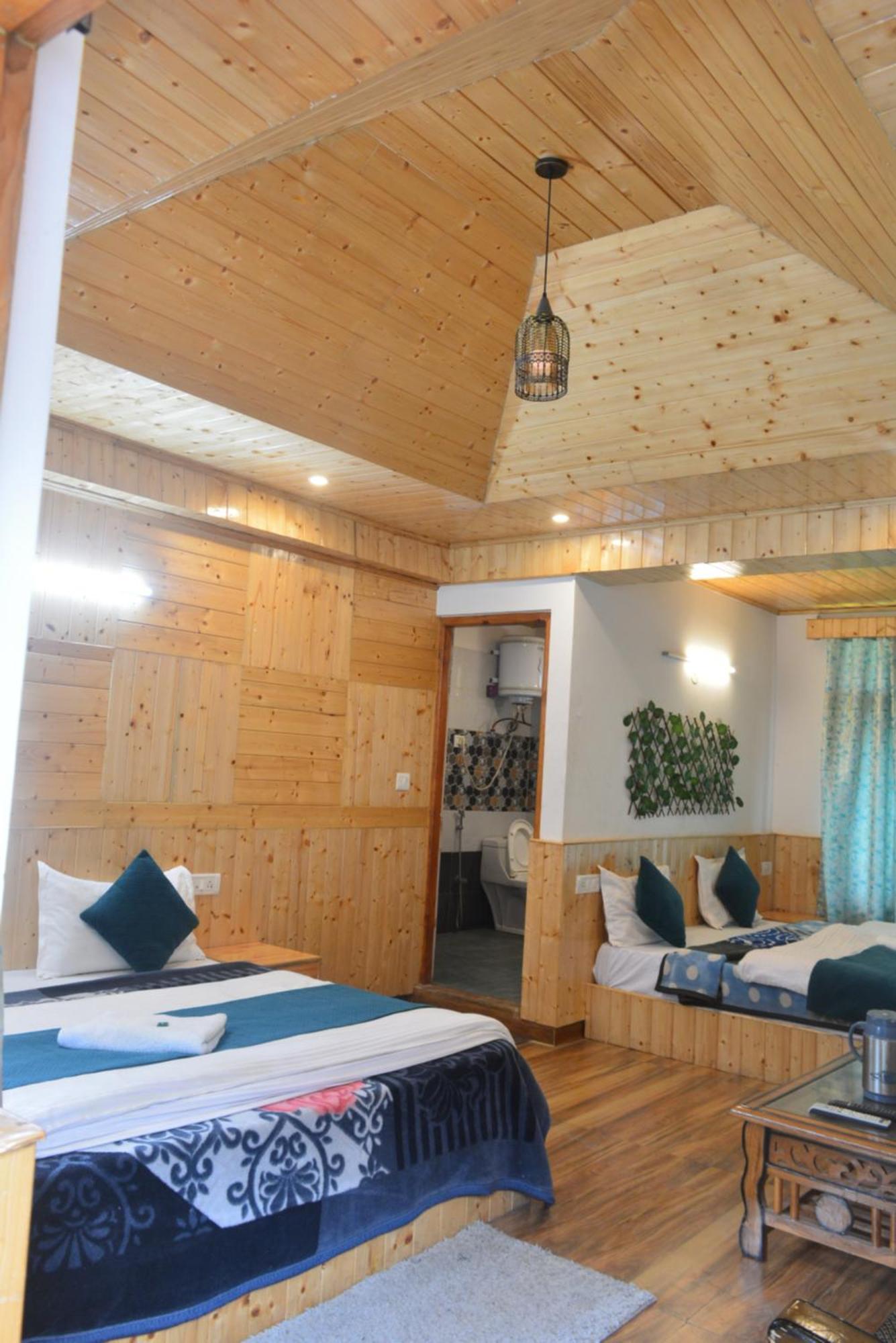 The Neelgiris Hotell Manāli Exteriör bild