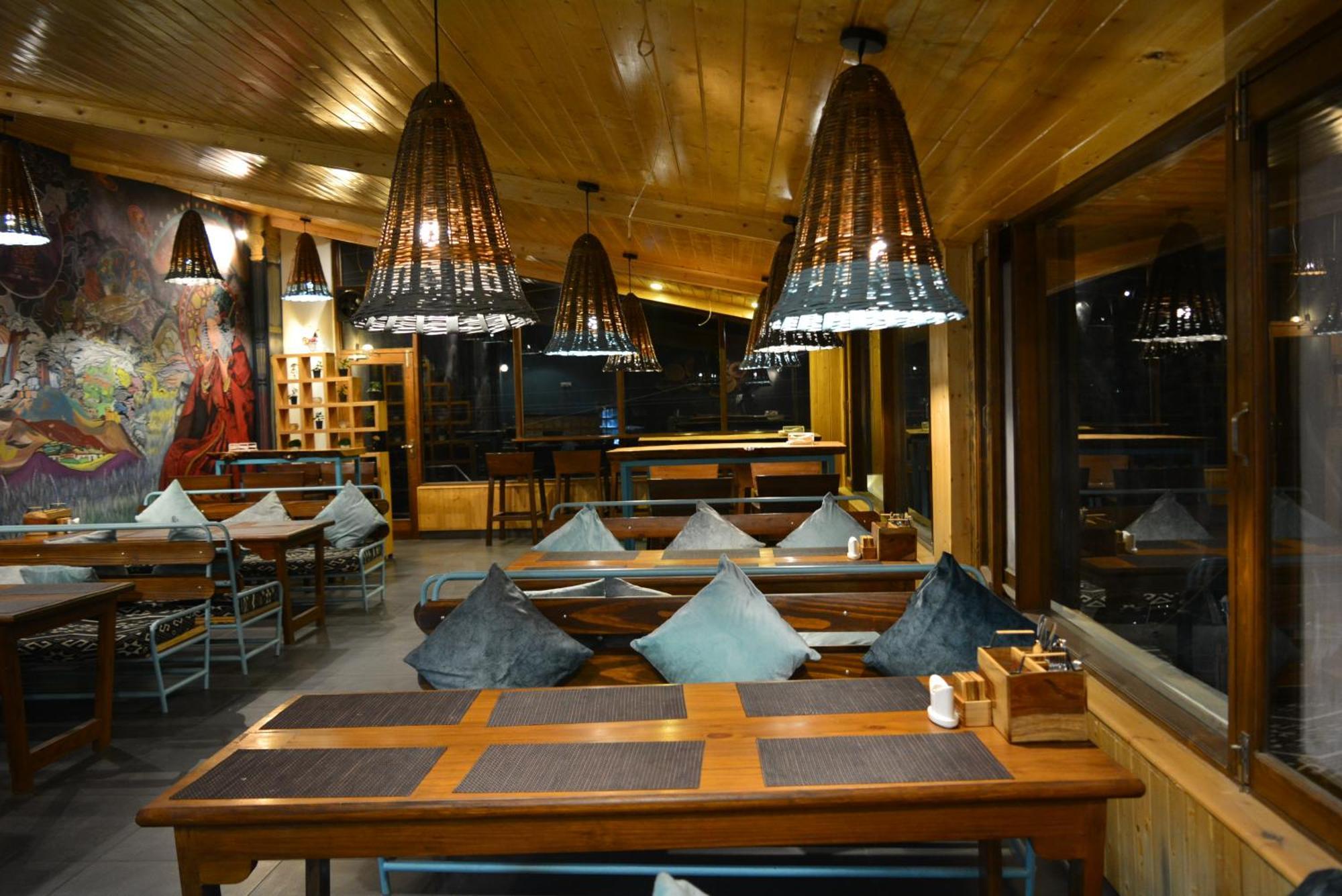 The Neelgiris Hotell Manāli Exteriör bild